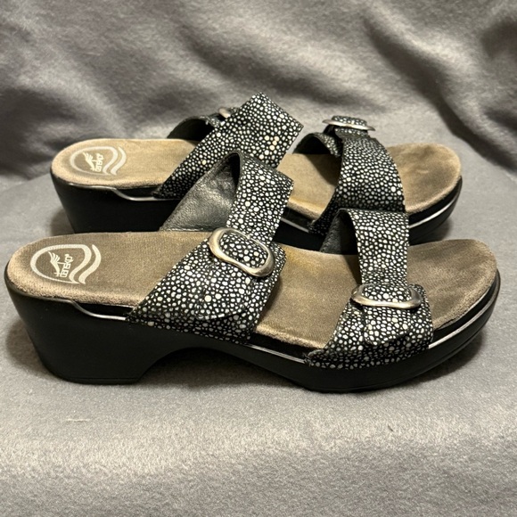 Dansko Women's Sandals Women’s Size 39 Slip On Shoes Buckle Leather Lining - Picture 3 of 10